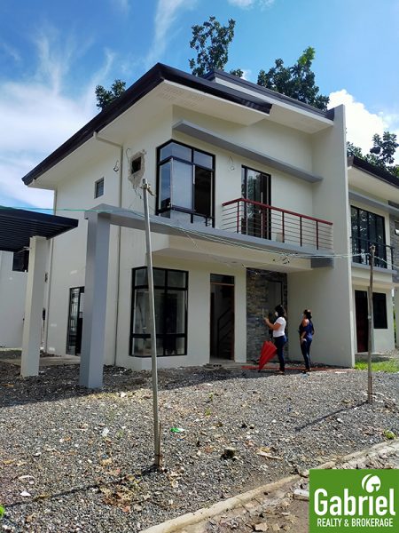single attached house for sale in lapu Lapu city