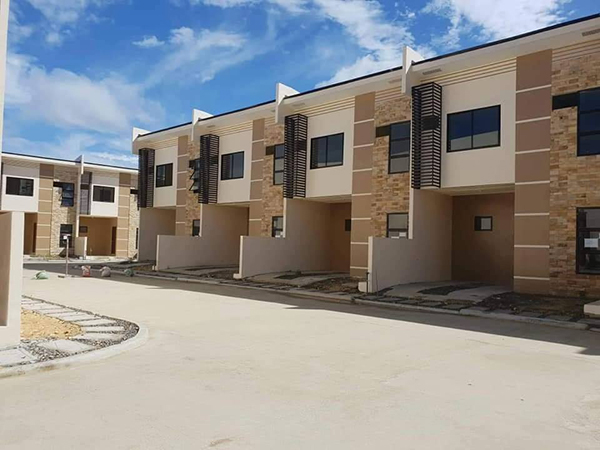 ready for occupancy townhouse for sale in cebu - fontana heights