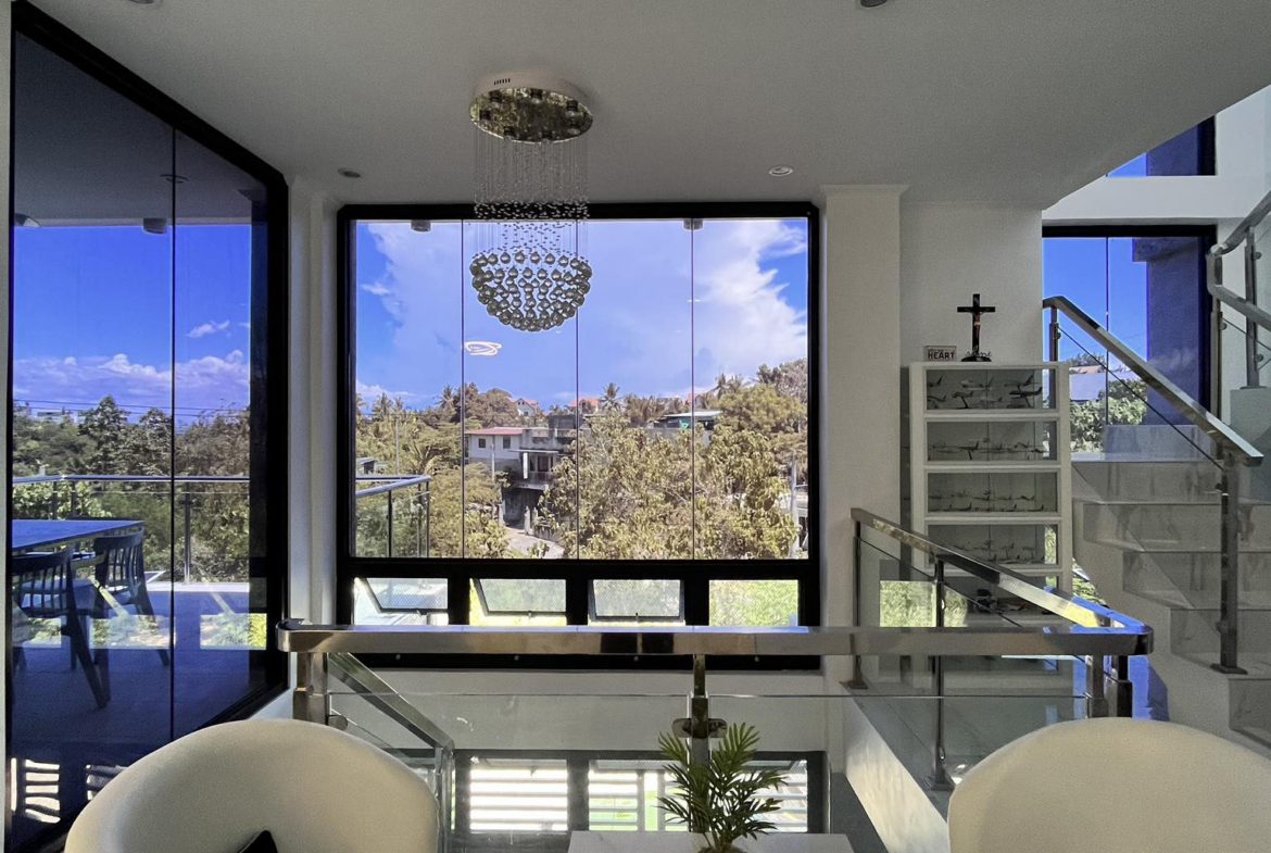 Victoria Heights house for sale