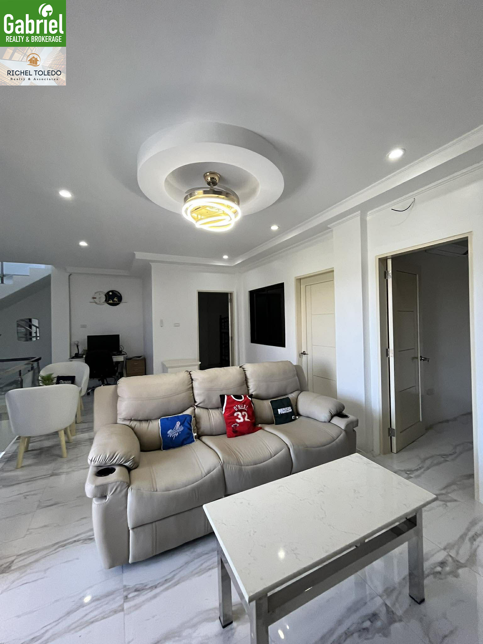 Victoria Heights house for sale