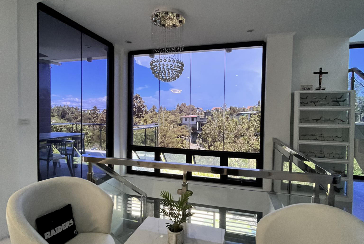Victoria Heights house for sale