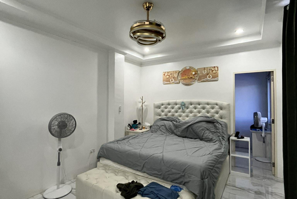 Victoria Heights house for sale