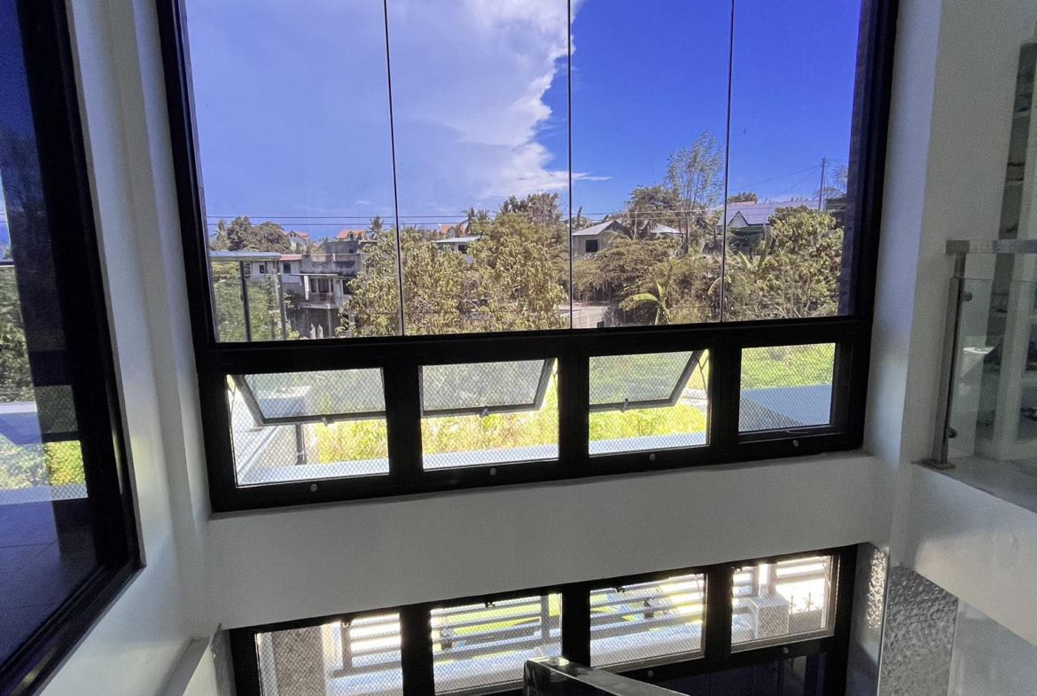 Victoria Heights house for sale