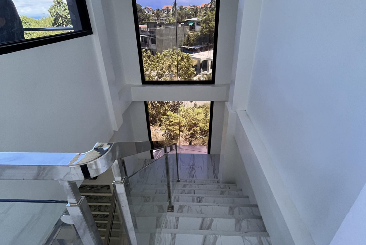 Victoria Heights house for sale