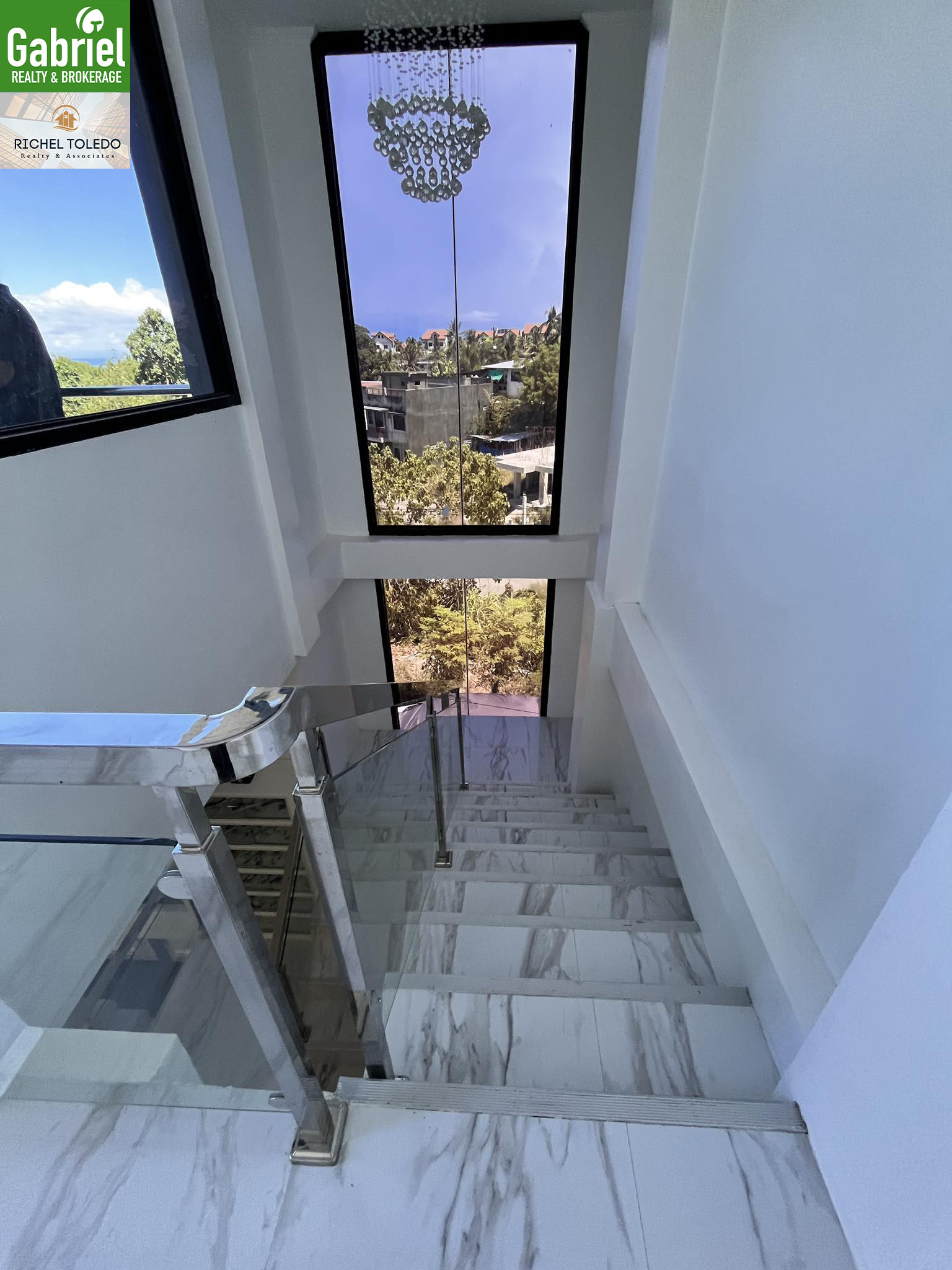 Victoria Heights house for sale