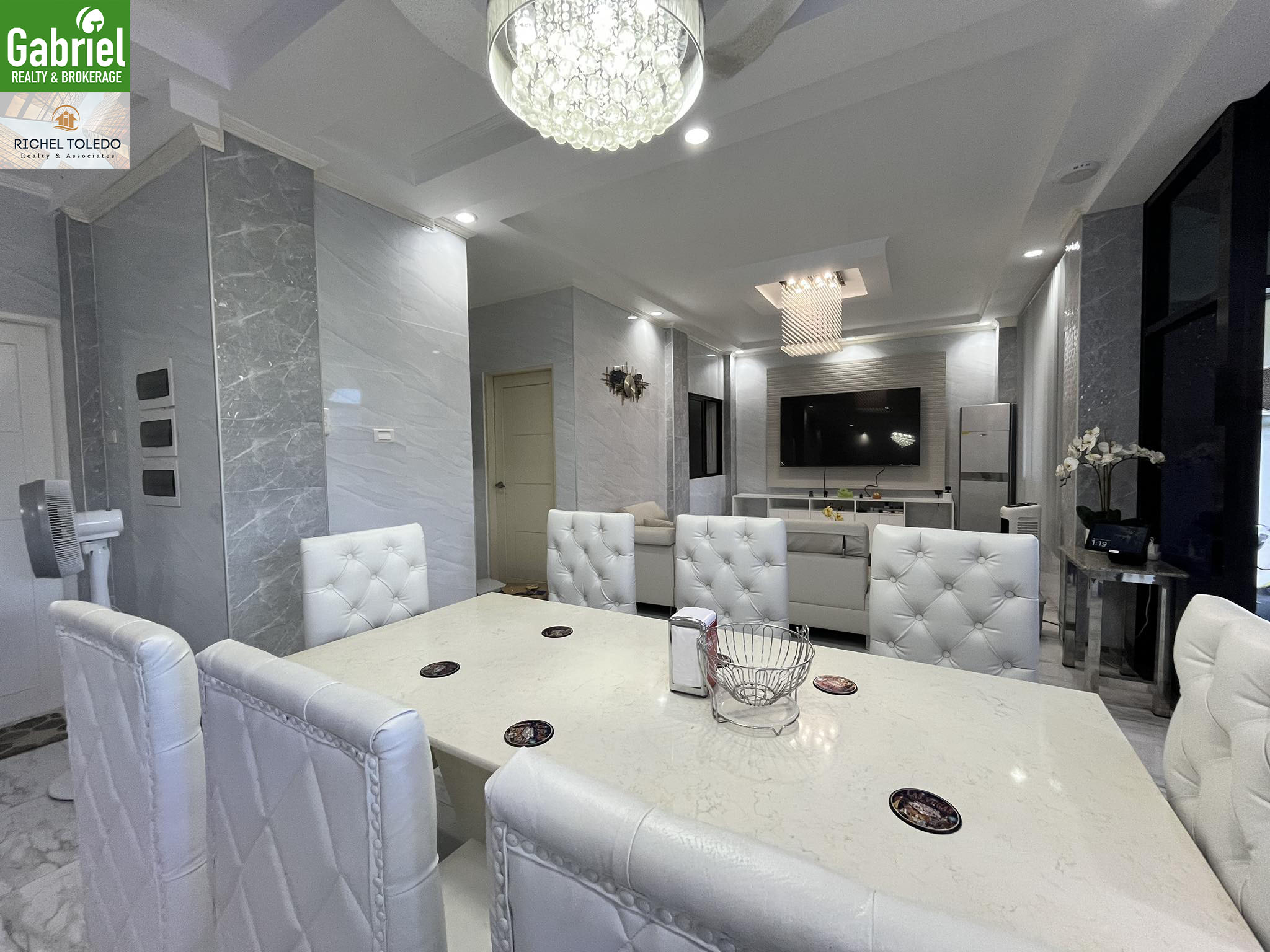 Victoria Heights house for sale