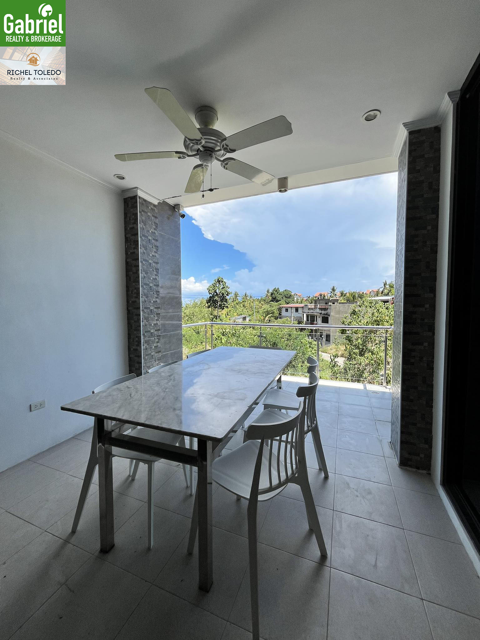 Victoria Heights house for sale