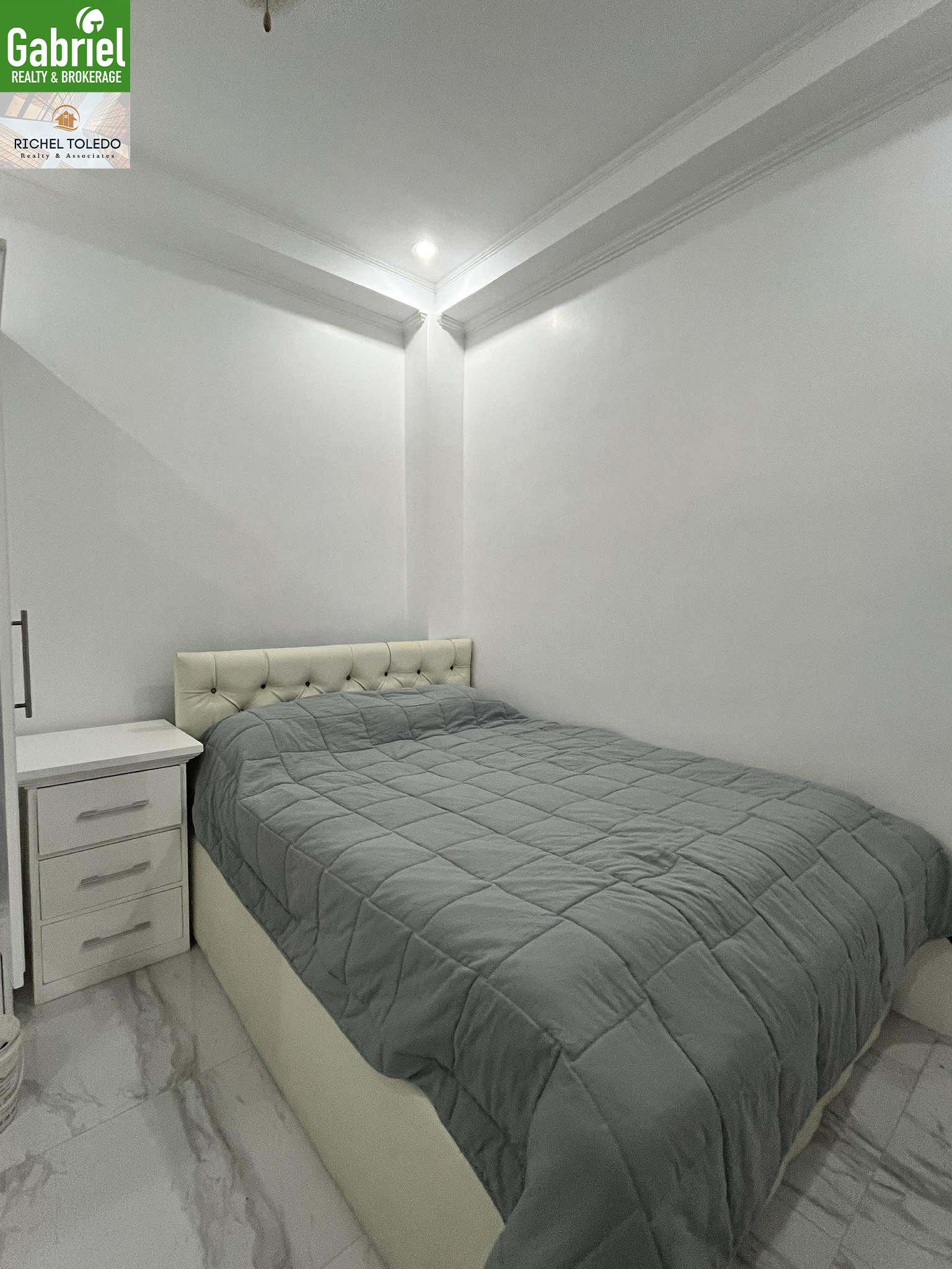 Victoria Heights house for sale