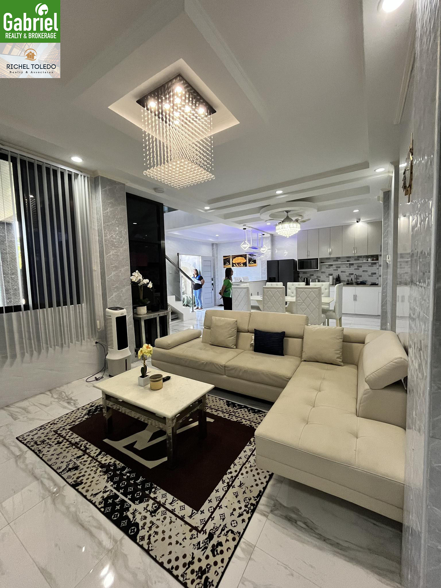 Victoria Heights house for sale
