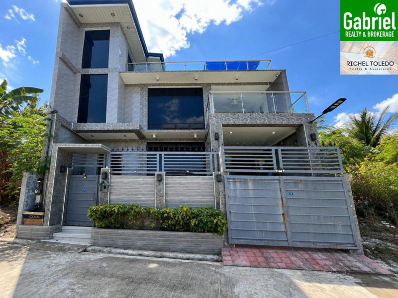 Victoria Heights house for sale