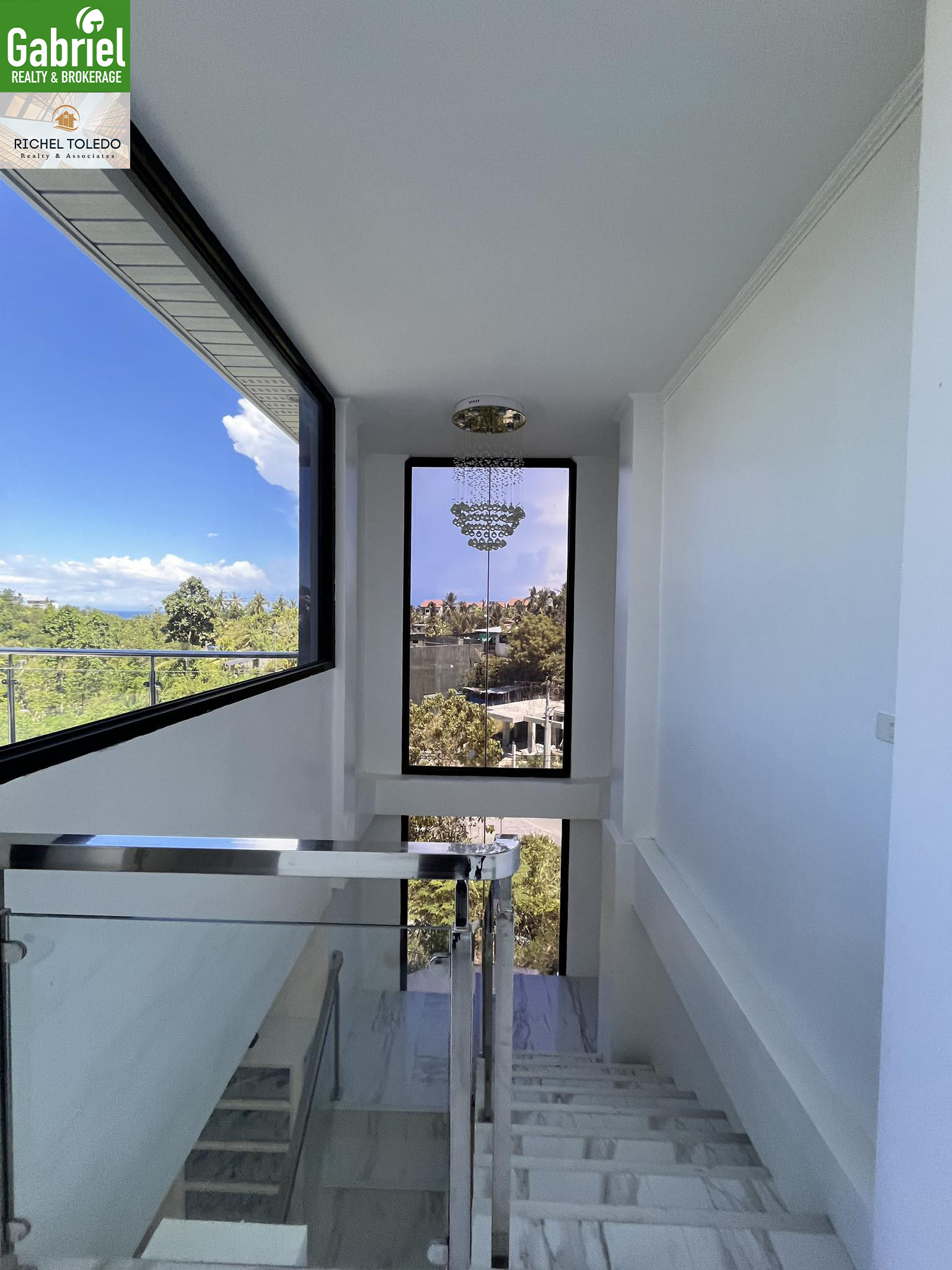 Victoria Heights house for sale