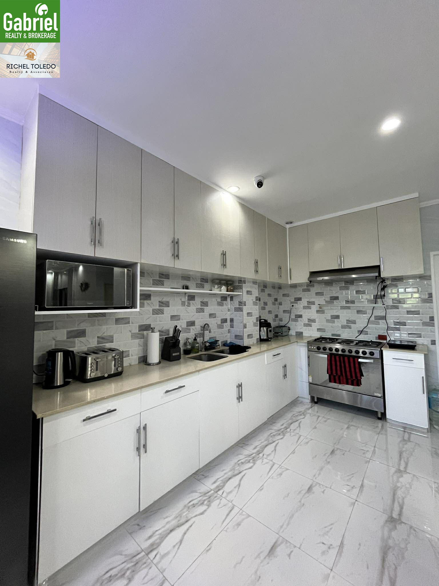Victoria Heights house for sale